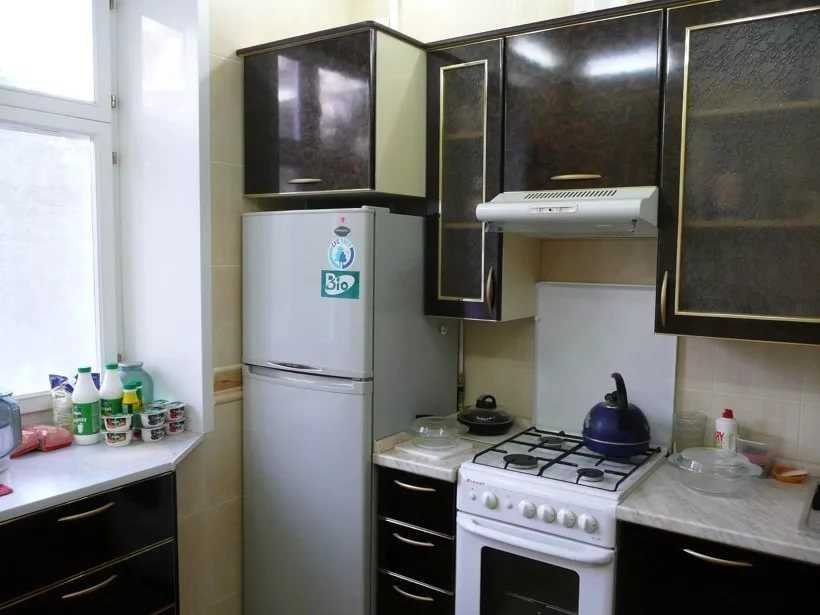 Можно ли ставить холодильник рядом с плитой – газовой, индукционной, электрической, на кухне