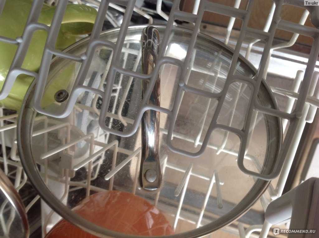 Почему нельзя мыть алюминиевую и чугунную посуду в посудомойке?