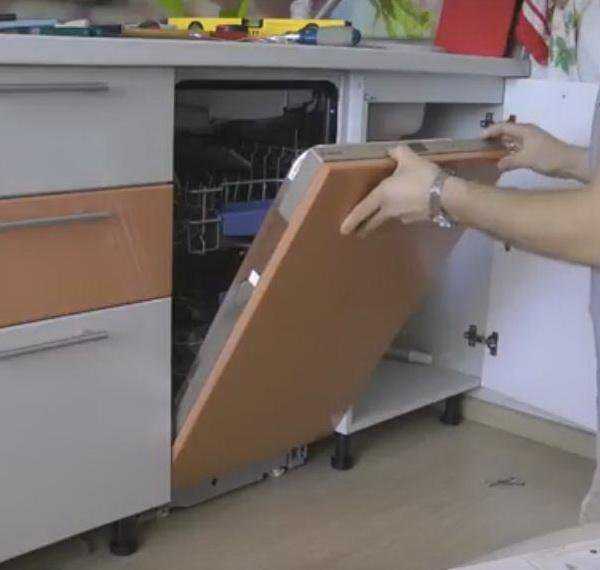 Как отрегулировать двери посудомоечной машины